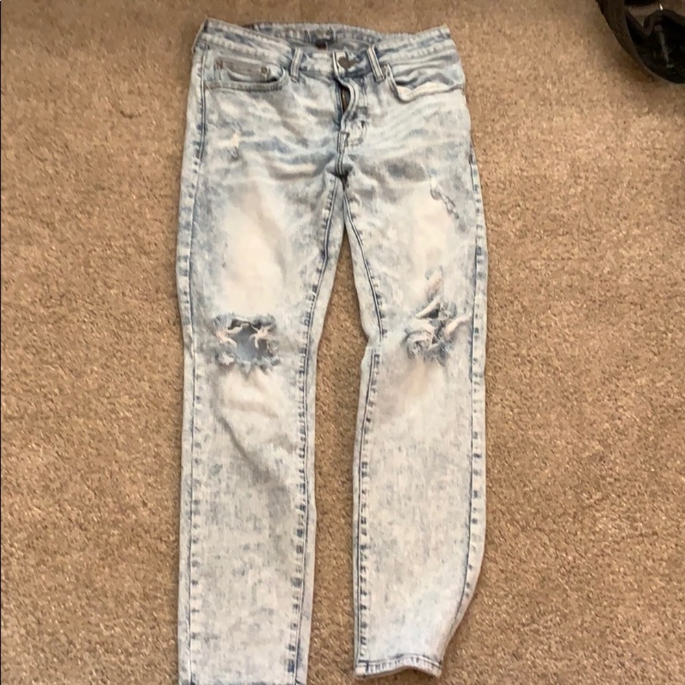 American outfitters ripped Jeans